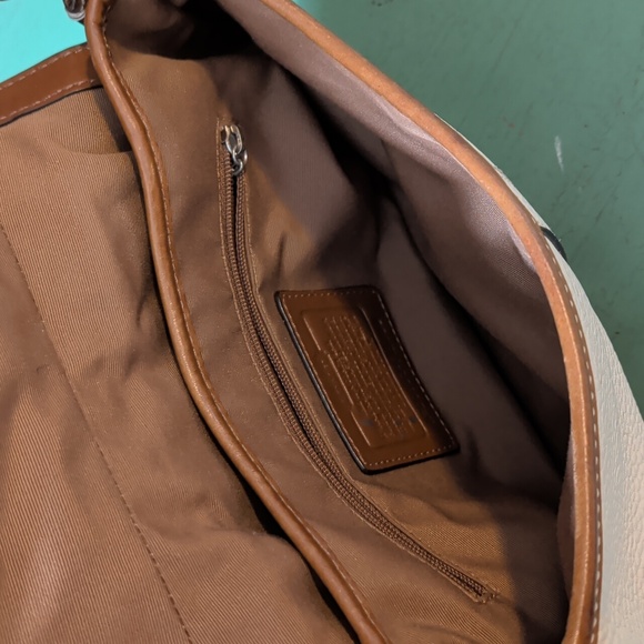 Coach Vintage Soho Shoulder Bag F12300 Pebble White and Tan Leather With Buckle - Picture 12 of 15